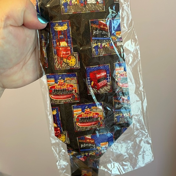 Coca Cola Vintage Made in Korea Polyester Necktie Tie Logo Fair Carnival - Picture 1 of 14